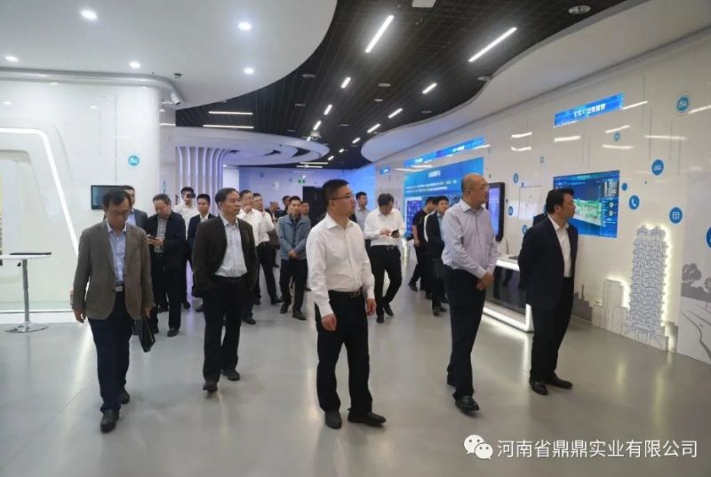 10月10日，安阳8家骨干企业走进河南5G信息生活馆考察、框架签约活动。